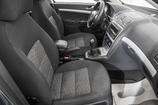 Skoda Octavia II (A5) Рестайлинг с пробегом 2011 года, цена 649 000 рублей, 323000 км, универсал, Автокод Объявления