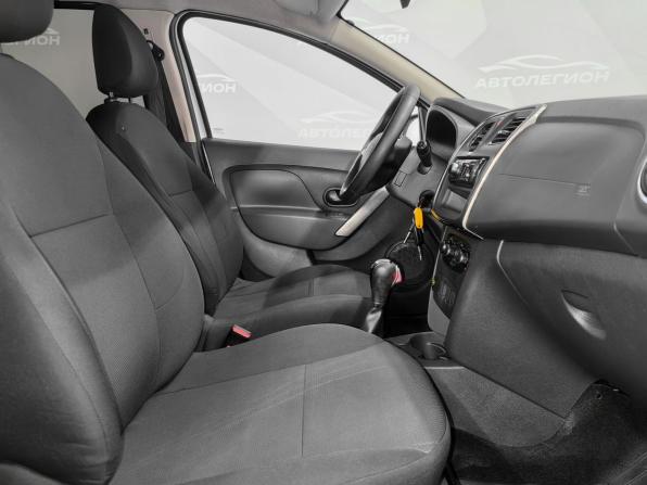 Renault Logan II Рестайлинг с пробегом 2019 года, цена 580 000 рублей, 265000 км, седан, Автокод Объявления