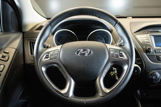 Hyundai ix35 I Рестайлинг с пробегом 2014 года, цена 1 400 000 рублей, 161878 км, внедорожник, Автокод Объявления