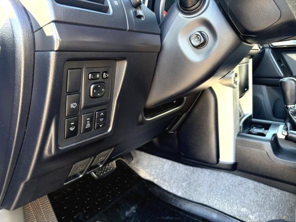 Toyota Land Cruiser Prado 150 Series с пробегом 2010 года, цена 2 550 000 рублей, 197620 км, внедорожник, Автокод Объявления