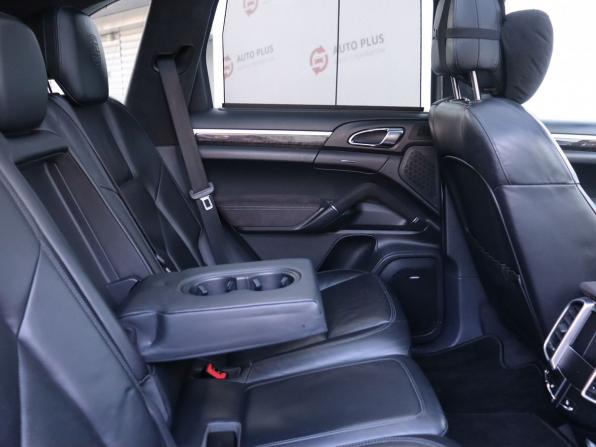 Porsche Cayenne II (958) с пробегом 2012 года, цена 2 090 000 рублей, 207950 км, внедорожник, Автокод Объявления