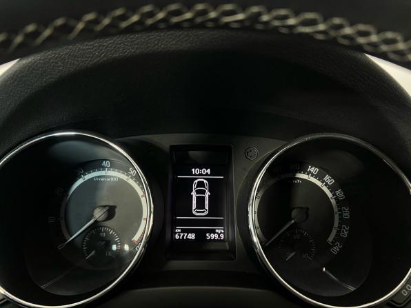 Skoda Yeti I Рестайлинг с пробегом 2016 года, цена 1 569 000 рублей, 66000 км, внедорожник, Автокод Объявления