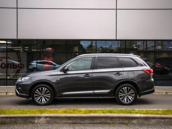 Mitsubishi Outlander III Рестайлинг 3 с пробегом 2018 года, цена 2 349 000 рублей, 80998 км, внедорожник, Автокод Объявления