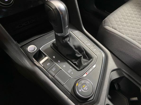 Volkswagen Tiguan II с пробегом 2018 года, цена 2 179 000 рублей, 155000 км, внедорожник, Автокод Объявления