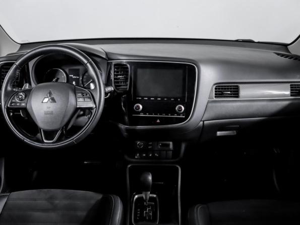 Mitsubishi Outlander III Рестайлинг 3 с пробегом 2021 года, цена 2 950 000 рублей, 93200 км, внедорожник, Автокод Объявления