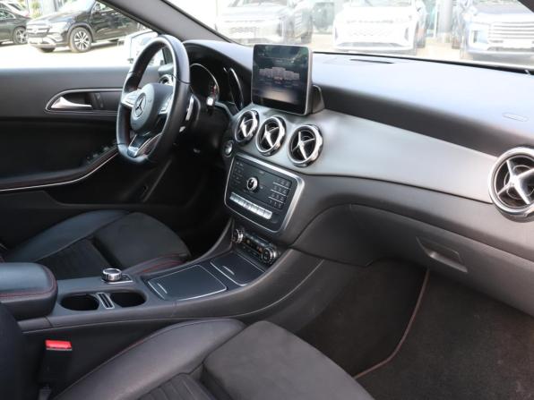 Mercedes-Benz GLA I (X156) Рестайлинг с пробегом 2019 года, цена 2 300 000 рублей, 79210 км, внедорожник, Автокод Объявления