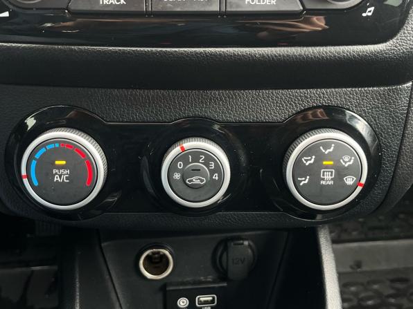 Kia Rio III Рестайлинг с пробегом 2015 года, цена 830 000 рублей, 211850 км, хэтчбек, Автокод Объявления