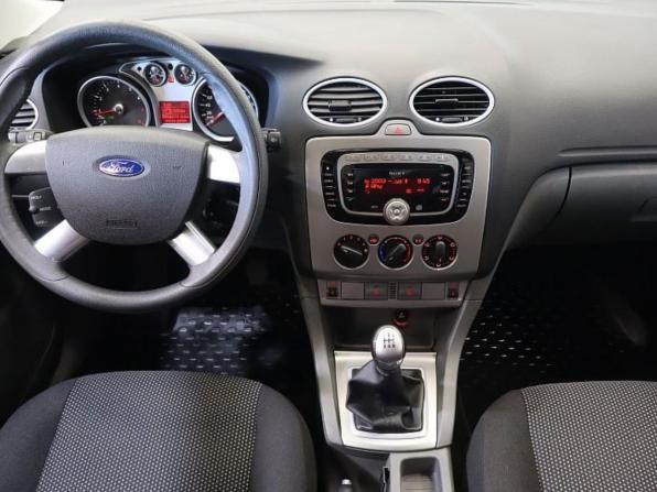Ford Focus II Рестайлинг с пробегом 2010 года, цена 598 000 рублей, 135861 км, седан, Автокод Объявления