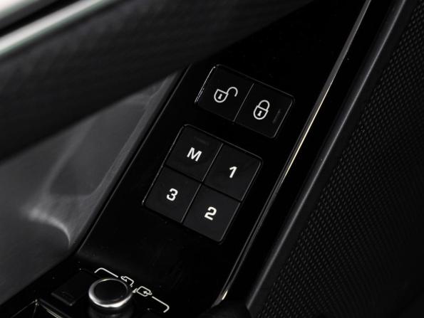 Land Rover Range Rover Velar I с пробегом 2019 года, цена 4 050 000 рублей, 120000 км, внедорожник, Автокод Объявления