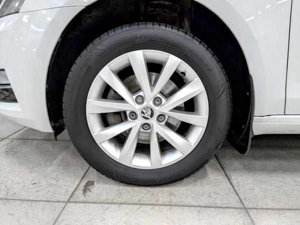 Skoda Octavia III (A7) Рестайлинг с пробегом 2019 года, цена 1 330 000 рублей, 168338 км, лифтбек, Автокод Объявления