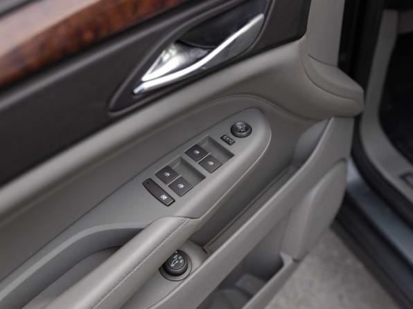 Cadillac SRX II с пробегом 2010 года, цена 900 000 рублей, 233632 км, внедорожник, Автокод Объявления