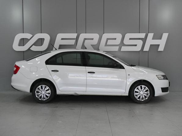 Skoda Rapid I с пробегом 2015 года, цена 850 000 рублей, 179182 км, лифтбек, Автокод Объявления