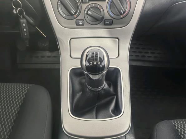 Nissan Tiida II с пробегом 2015 года, цена 859 000 рублей, 107367 км, хэтчбек, Автокод Объявления