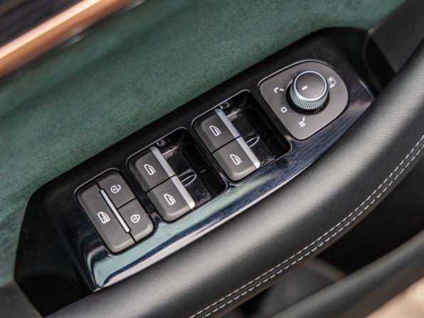 Geely Monjaro I с пробегом 2023 года, цена 3 498 000 рублей, 51823 км, внедорожник, Автокод Объявления