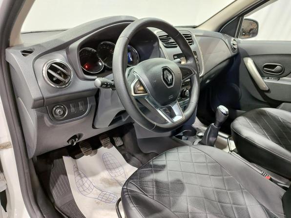 Renault Logan II Рестайлинг с пробегом 2021 года, цена 990 000 рублей, 59850 км, седан, Автокод Объявления