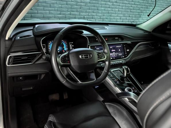 Geely Atlas Pro с пробегом 2023 года, цена 2 315 000 рублей, 36747 км, внедорожник, Автокод Объявления