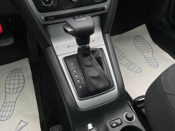 Skoda Octavia II (A5) Рестайлинг с пробегом 2012 года, цена 810 000 рублей, 239990 км, лифтбек, Автокод Объявления