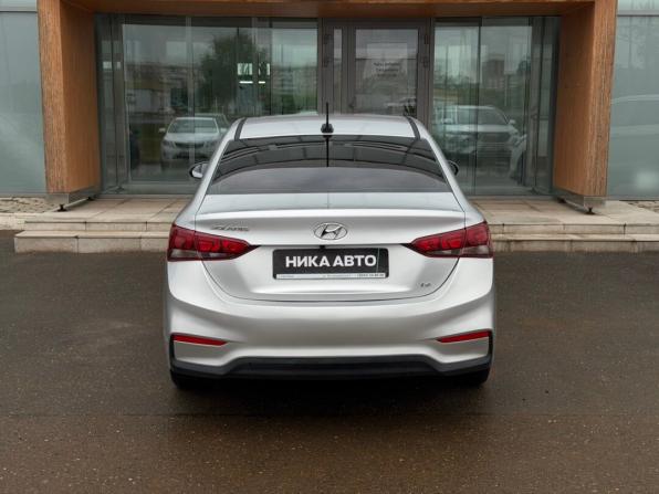 Hyundai Solaris II с пробегом 2018 года, цена 1 050 000 рублей, 214966 км, седан, Автокод Объявления