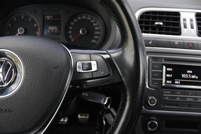 Volkswagen Polo V Рестайлинг с пробегом 2016 года, цена 1 145 000 рублей, 133496 км, седан, Автокод Объявления