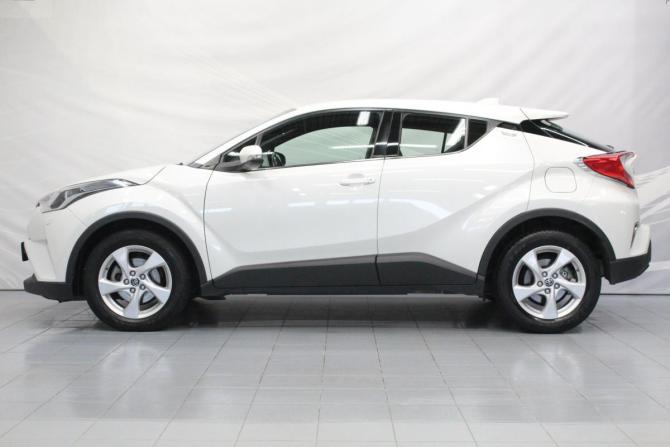 Toyota C-HR I Рестайлинг с пробегом 2019 года, цена 1 999 000 рублей, 159418 км, внедорожник, Автокод Объявления