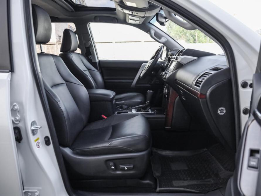 Toyota Land Cruiser Prado 150 Series Рестайлинг 1 Санкт-Петербург  - изображение 29