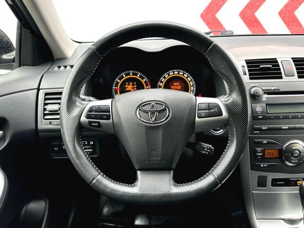 Toyota Corolla X (E140 E150) Рестайлинг с пробегом 2012 года, цена 1 450 000 рублей, 25006 км, седан, Автокод Объявления