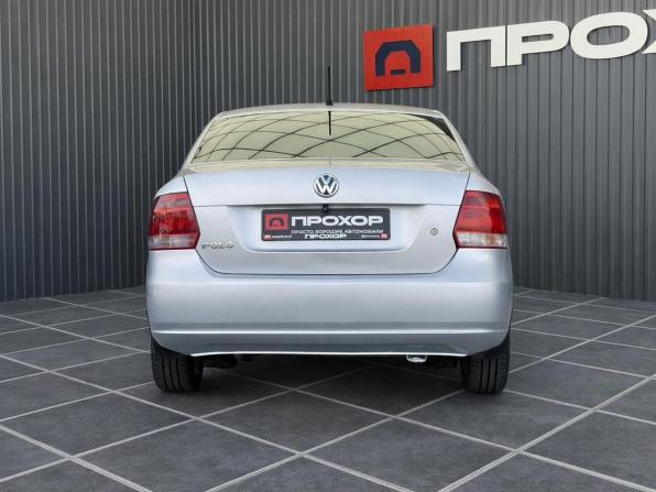 Volkswagen Polo V с пробегом 2014 года, цена 537 000 рублей, 274418 км, седан, Автокод Объявления