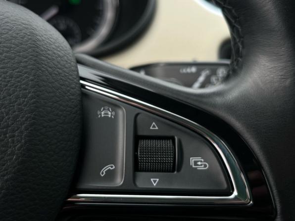 Skoda Octavia III (A7) Рестайлинг с пробегом 2017 года, цена 1 740 000 рублей, 301797 км, универсал, Автокод Объявления
