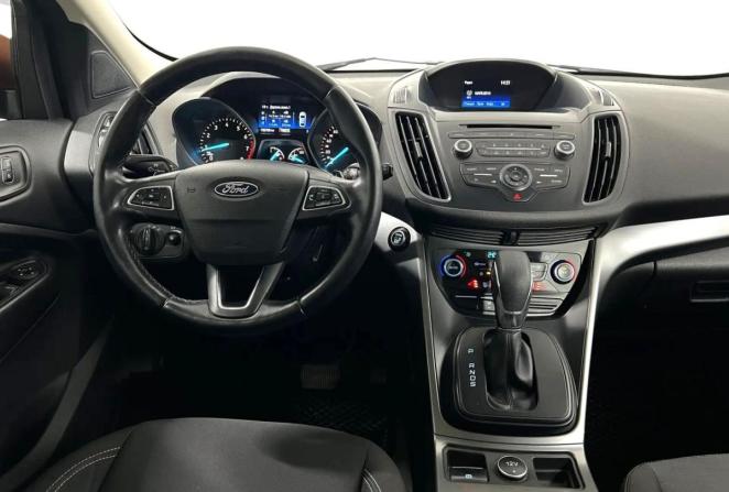 Ford Kuga II Рестайлинг с пробегом 2018 года, цена 1 690 000 рублей, 139760 км, внедорожник, Автокод Объявления