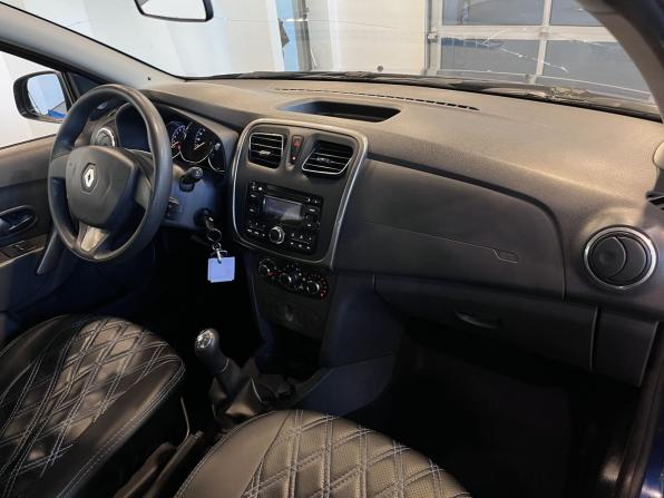 Renault Logan II с пробегом 2017 года, цена 885 000 рублей, 129282 км, седан, Автокод Объявления