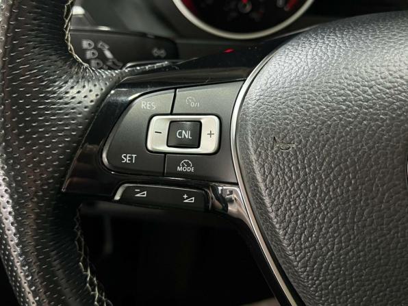 Volkswagen Tiguan II с пробегом 2017 года, цена 1 950 000 рублей, 160023 км, внедорожник, Автокод Объявления