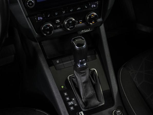 Skoda Octavia III (A7) Рестайлинг с пробегом 2019 года, цена 2 200 000 рублей, 100000 км, лифтбек, Автокод Объявления
