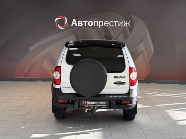 Chevrolet Niva I Рестайлинг с пробегом 2017 года, цена 730 000 рублей, 43000 км, внедорожник, Автокод Объявления