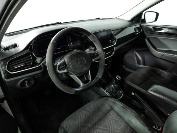 Volkswagen Polo VI с пробегом 2021 года, цена 1 579 700 рублей, 75877 км, лифтбек, Автокод Объявления