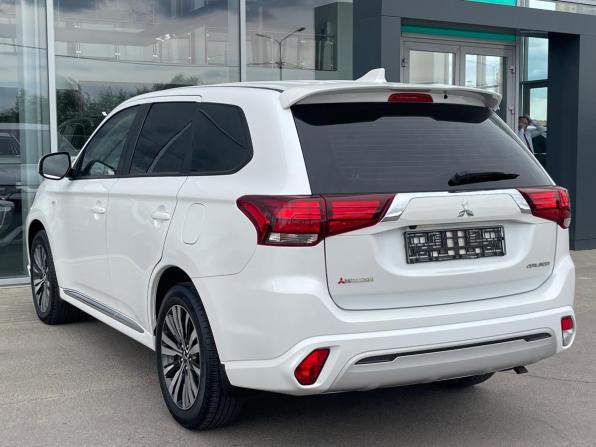Mitsubishi Outlander III Рестайлинг 3 с пробегом 2022 года, цена 2 590 000 рублей, 45882 км, внедорожник, Автокод Объявления