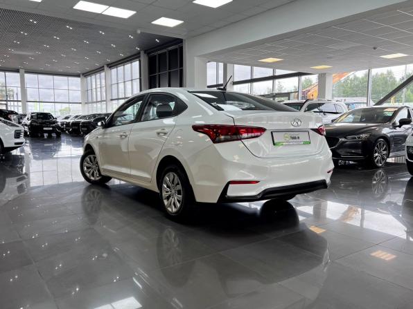 Hyundai Solaris II с пробегом 2018 года, цена 895 000 рублей, 142352 км, седан, Автокод Объявления