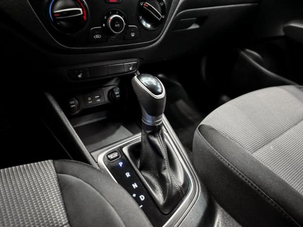 Hyundai Solaris II с пробегом 2017 года, цена 1 400 000 рублей, 61164 км, седан, Автокод Объявления