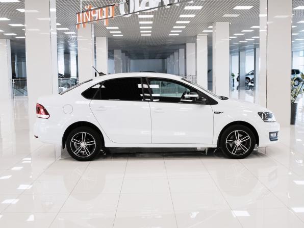 Volkswagen Polo V Рестайлинг с пробегом 2017 года, цена 728 000 рублей, 274558 км, седан, Автокод Объявления