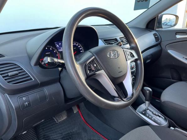 Hyundai Solaris I с пробегом 2012 года, цена 550 000 рублей, 290000 км, седан, Автокод Объявления