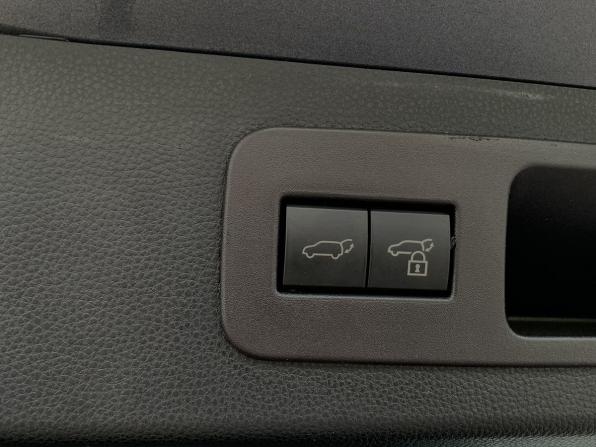 Toyota Land Cruiser 300 Series с пробегом 2021 года, цена 10 439 000 рублей, 123134 км, внедорожник, Автокод Объявления