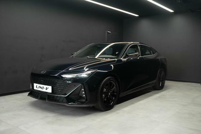 Новый Changan UNI-V I 2024 года, цена 3 259 900 рублей, лифтбек, Автокод Объявления