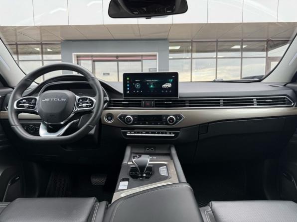 JETOUR X70 I Рестайлинг 2 с пробегом 2024 года, цена 2 250 000 рублей, 15350 км, внедорожник, Автокод Объявления