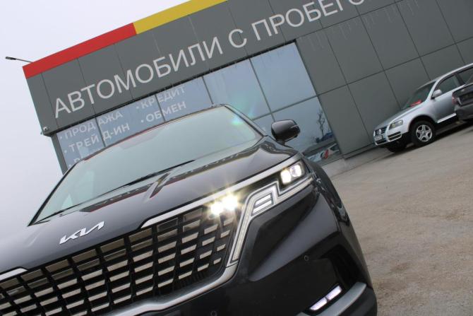 Kia Carnival IV Рестайлинг с пробегом 2023 года, цена 4 529 000 рублей, 46702 км, минивэн, Автокод Объявления