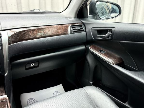Toyota Camry VII (XV50) Рестайлинг с пробегом 2015 года, цена 2 329 000 рублей, 111559 км, седан, Автокод Объявления