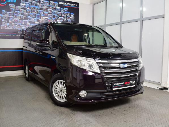 Toyota Noah III (R80) с пробегом 2014 года, цена 1 699 995 рублей, 121384 км, минивэн, Автокод Объявления