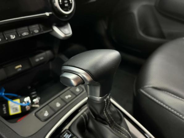 Kia Rio IV Рестайлинг с пробегом 2022 года, цена 2 204 982 рубля, 23500 км, хэтчбек, Автокод Объявления