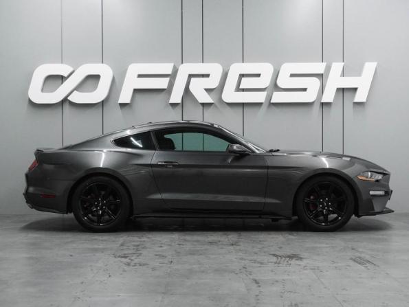 Ford Mustang VI Рестайлинг с пробегом 2018 года, цена 2 699 000 рублей, 131335 км, купе, Автокод Объявления
