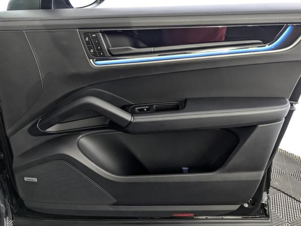 Porsche Cayenne III Рестайлинг с пробегом 2024 года, цена 12 990 000 рублей, 51790 км, внедорожник, Автокод Объявления