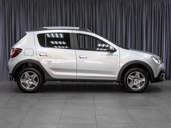 Renault Sandero II Рестайлинг с пробегом 2019 года, цена 1 049 000 рублей, 90075 км, хэтчбек, Автокод Объявления
