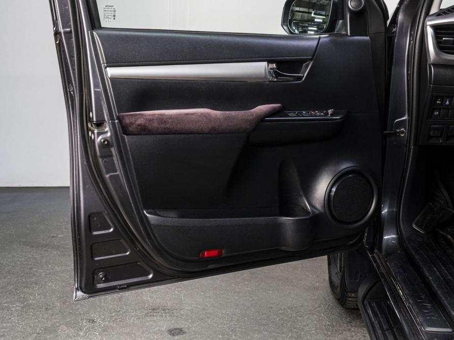 Toyota Hilux VIII Рестайлинг 2 Тюмень  - изображение 11